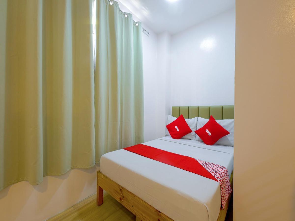 Oyo 783 Freemont Place Paranaque City Exterior foto